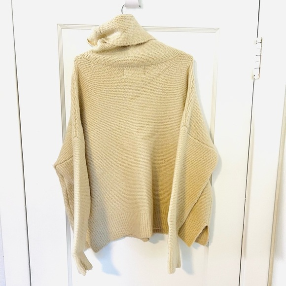 J.O.A Warm Cozy Knit Turtle Neck Knit Sweater Size Small - Picture 3 of 11